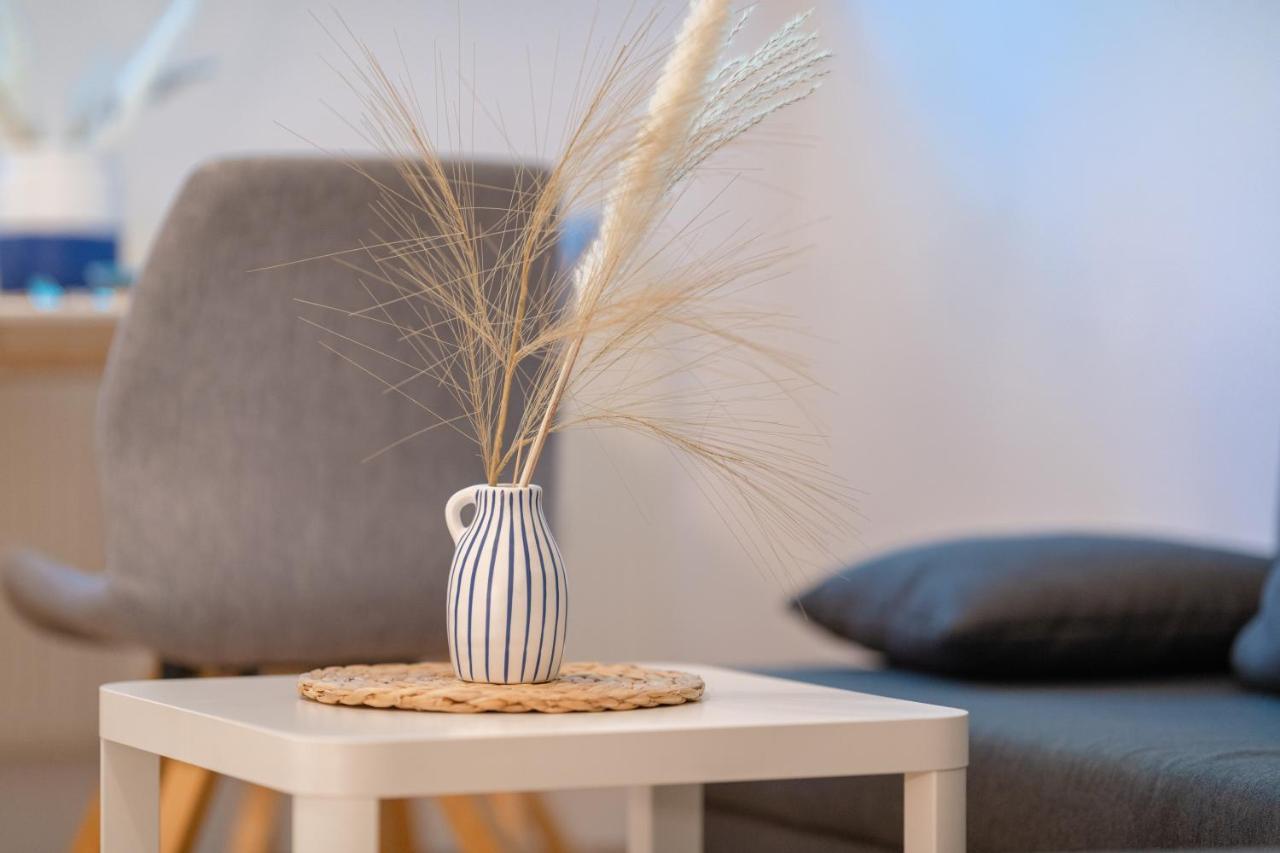 Stay Awesome - Schonfeld Apartment, Netflix Und Kostenloses Parken Kassel Exterior foto